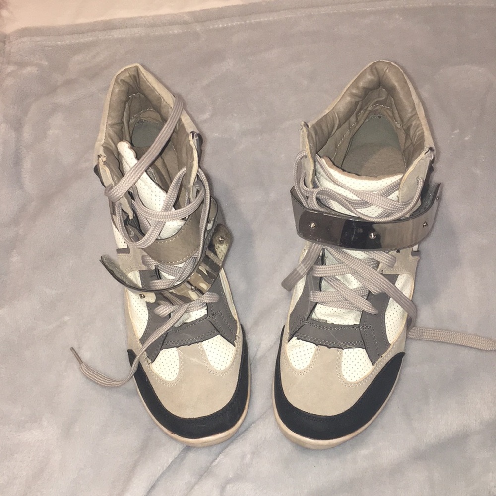 Wanted high heels sneakers with front metal detail